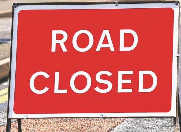 Part of New Road is closed in both directions