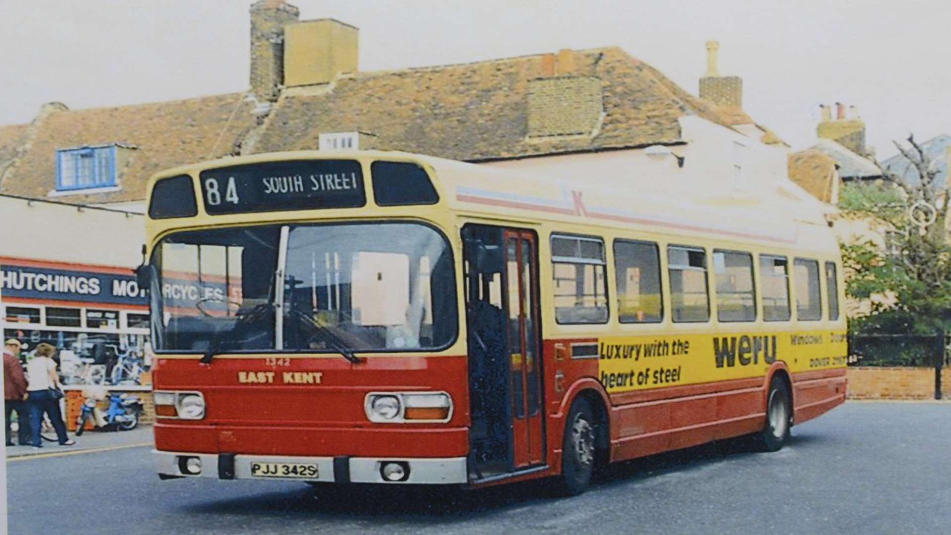 East Kent Road Car Company will have a shuttle bus service from South Street, Deal to the second East Kent 100 vintage bus rally at Walmer Green on Saturday