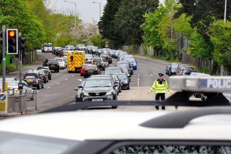 Police step in to control traffic on Sunday