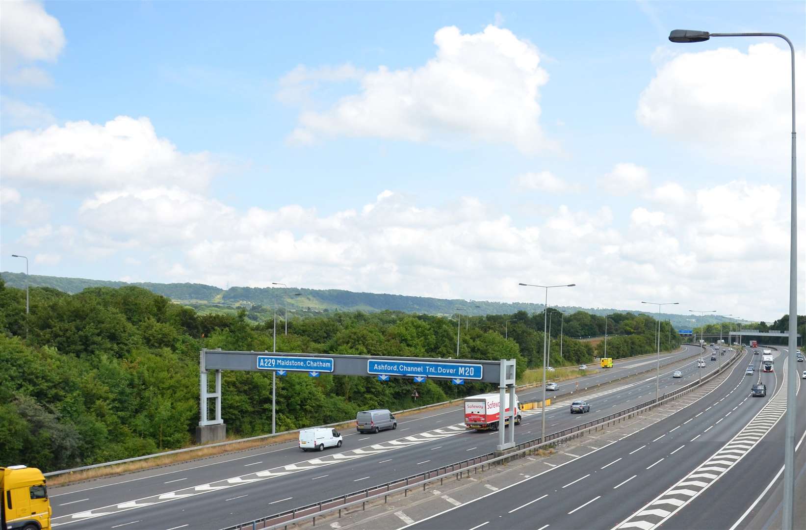 A view along the M20 eastbound at Aylesford before construction began
