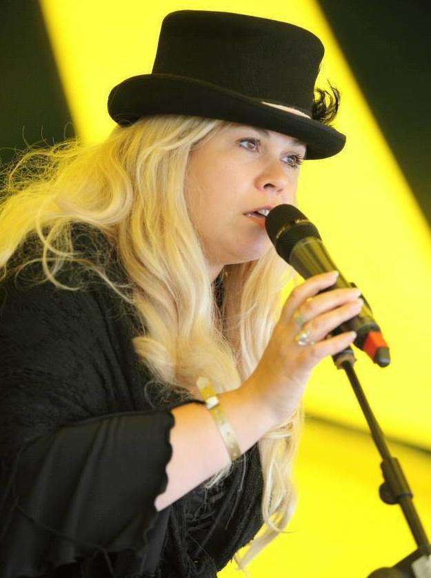 Fleetwood Bac performing at Gravesham Riverside Festival