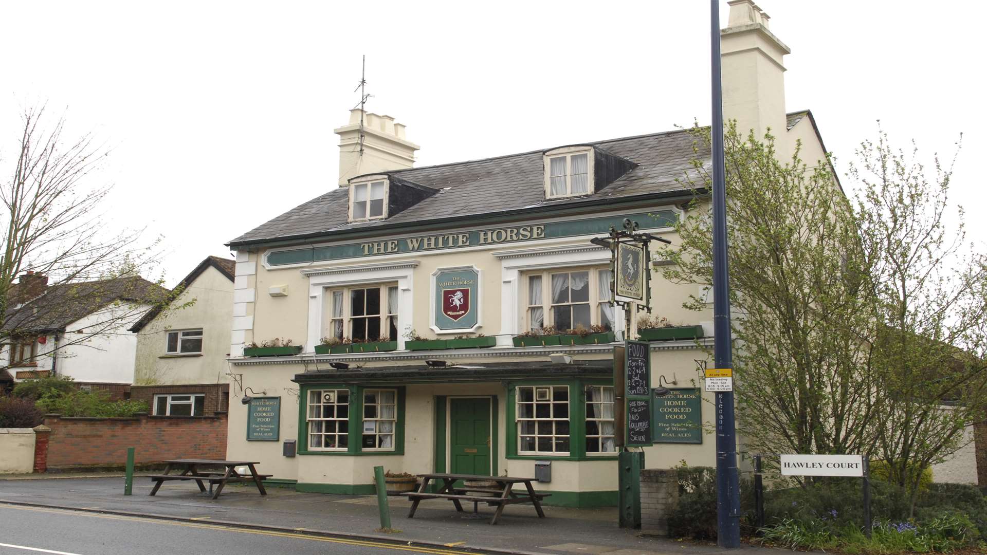 The White Horse pub in London Road, Maidstone