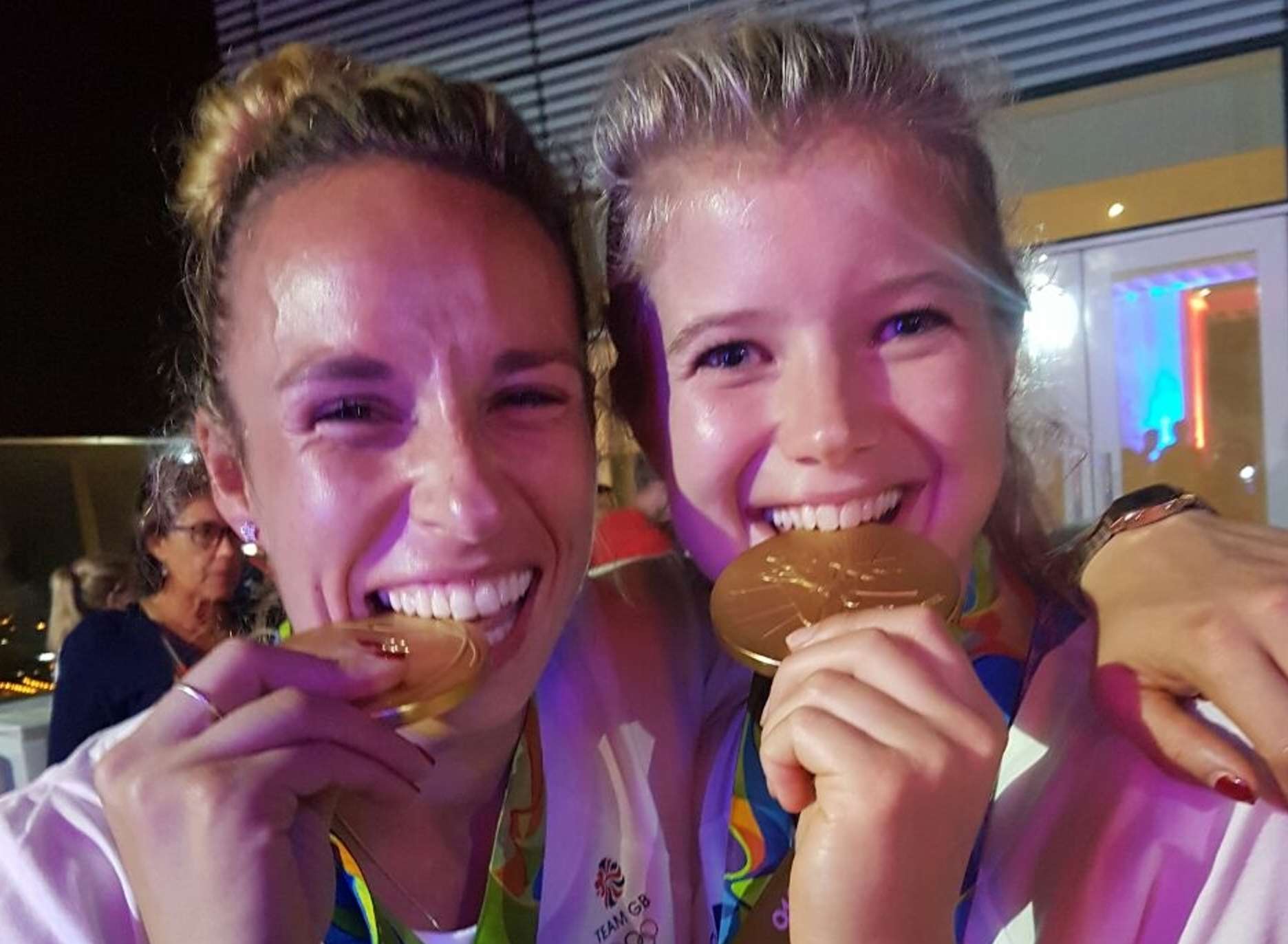 Susannah Townsend (left) and teammate Sophie Bray with their gold medals