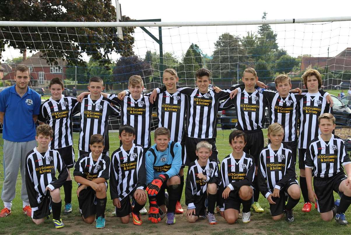 Milton & Fulston's under-14s line up before their game against Hempstead Valley Colts Picture: Rebecca Clarke