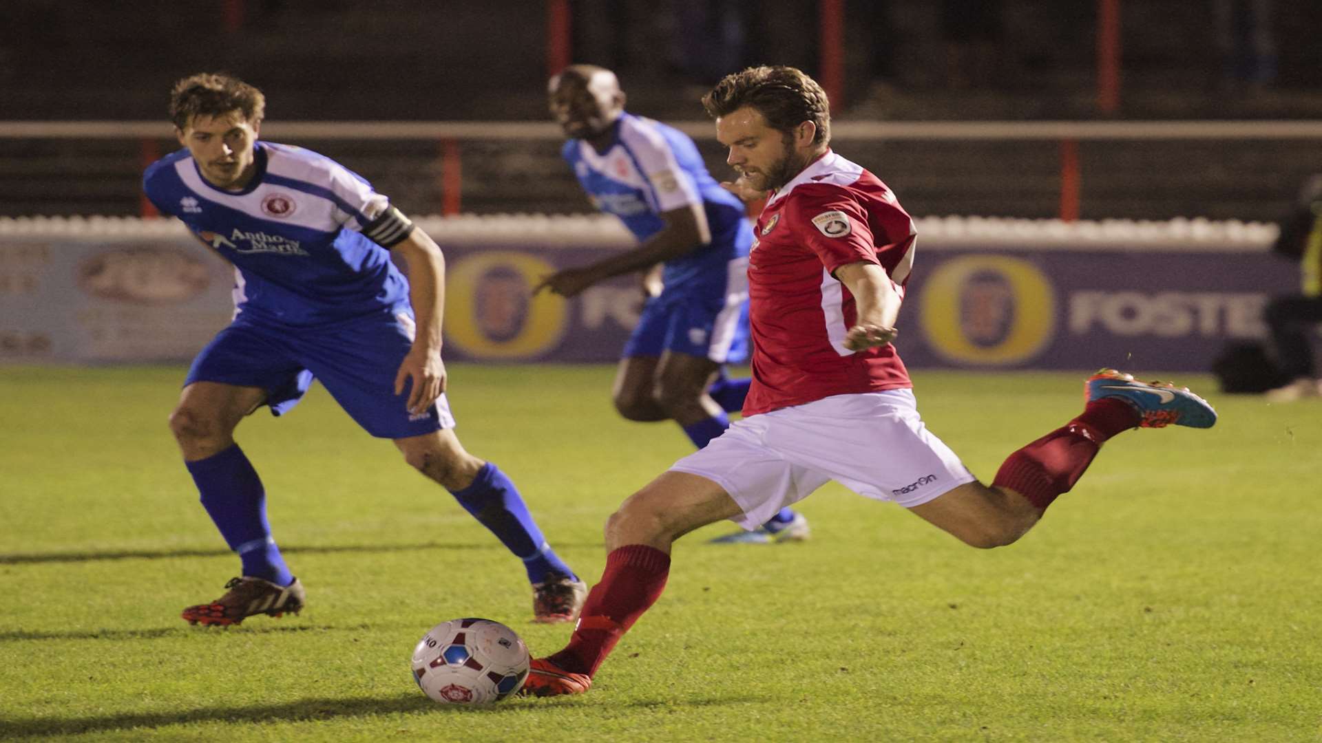 Ebbsfleet caretaker manager Daryl McMahon crosses from the right Picture: Andy Payton