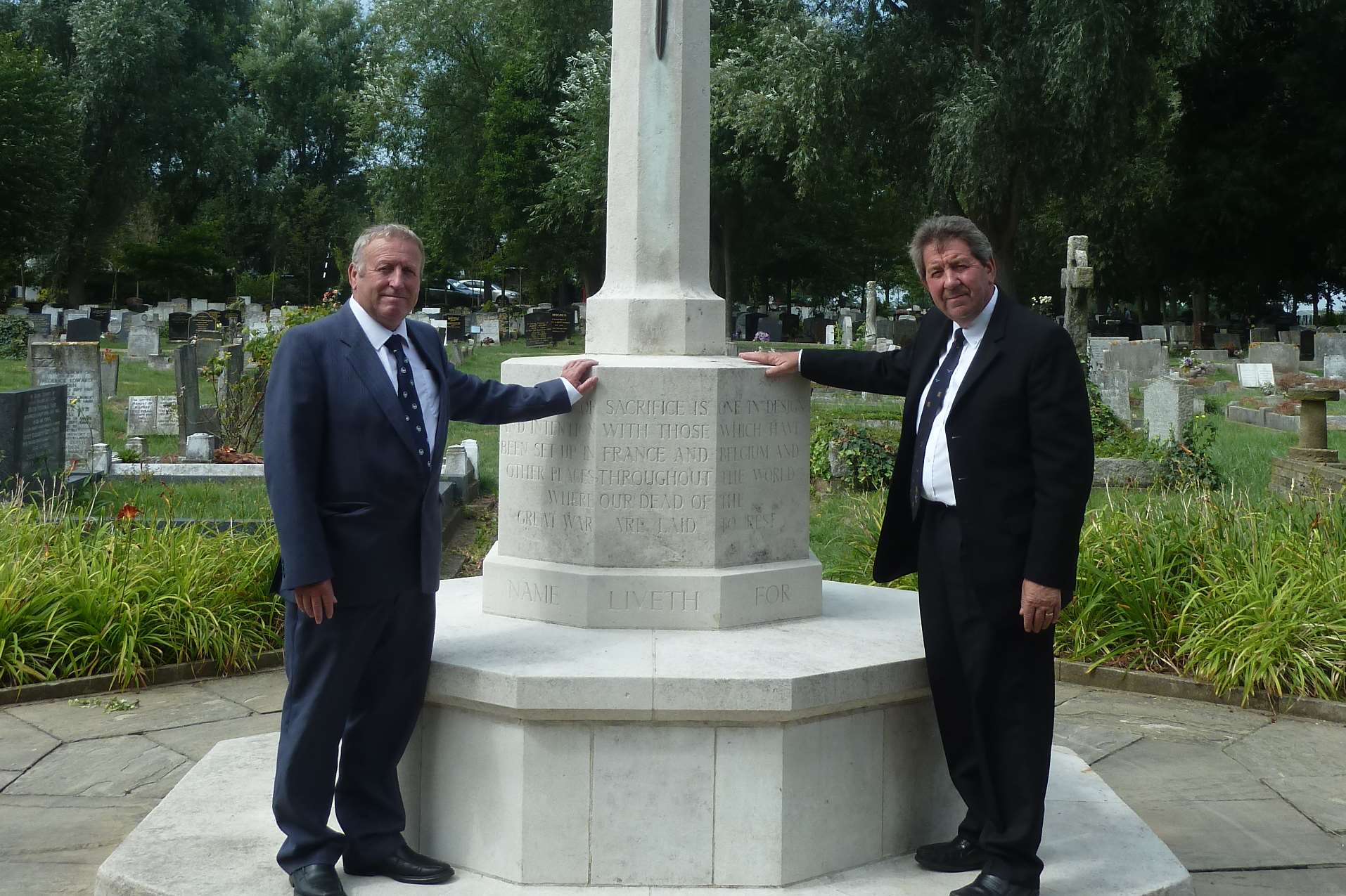 Gordon Henderson and Bernie Doran in Sheppey Cemetery