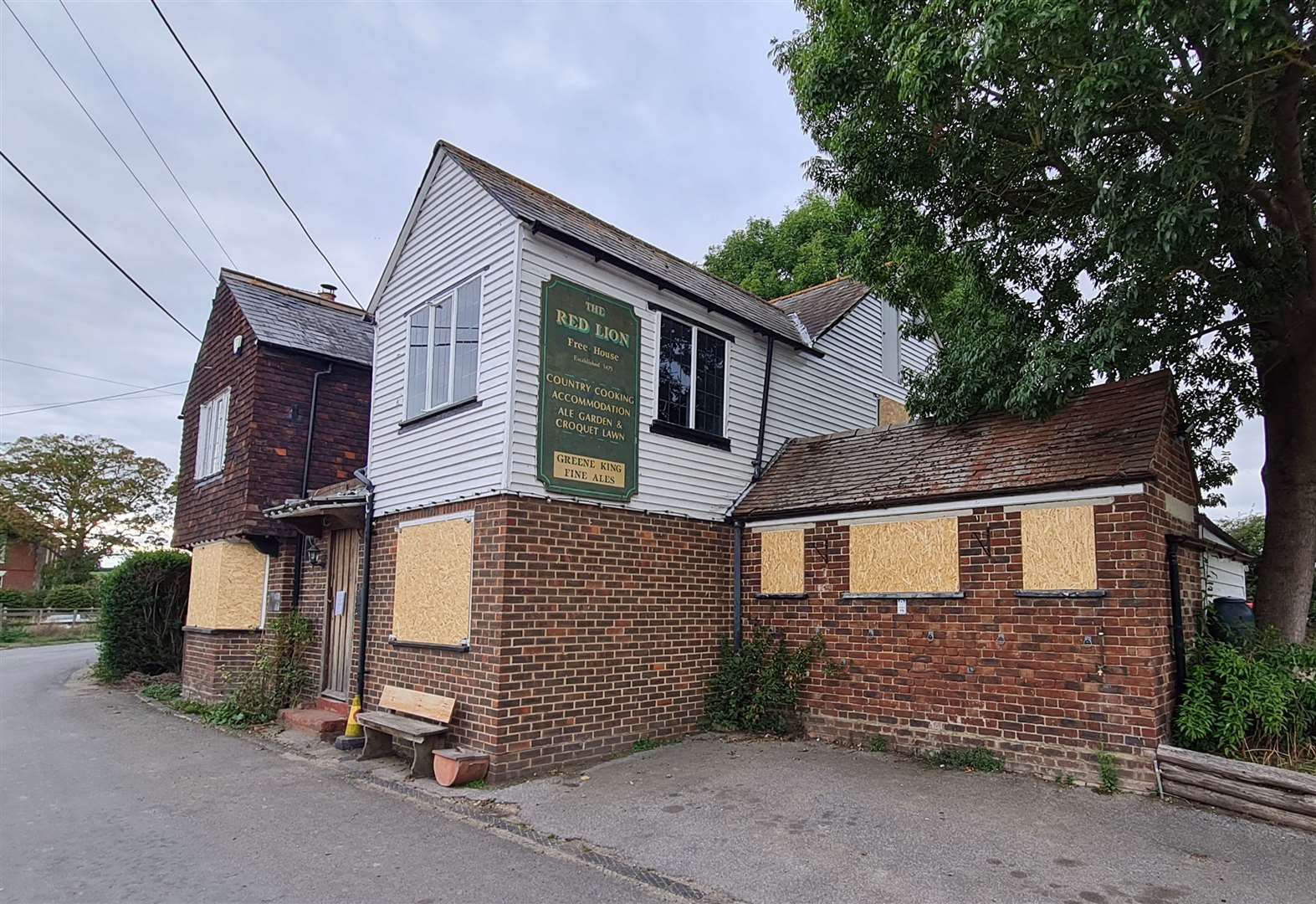 The Red Lion at Stodmarsh is now boarded up