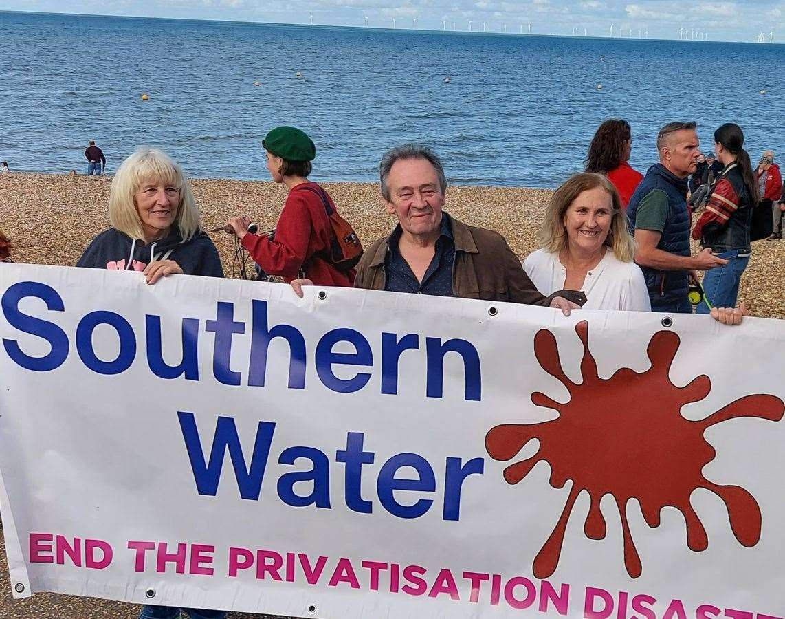 Paul Whitehouse joined campaigners from SOS Whitstable to protest against sewage discharges at Tankerton