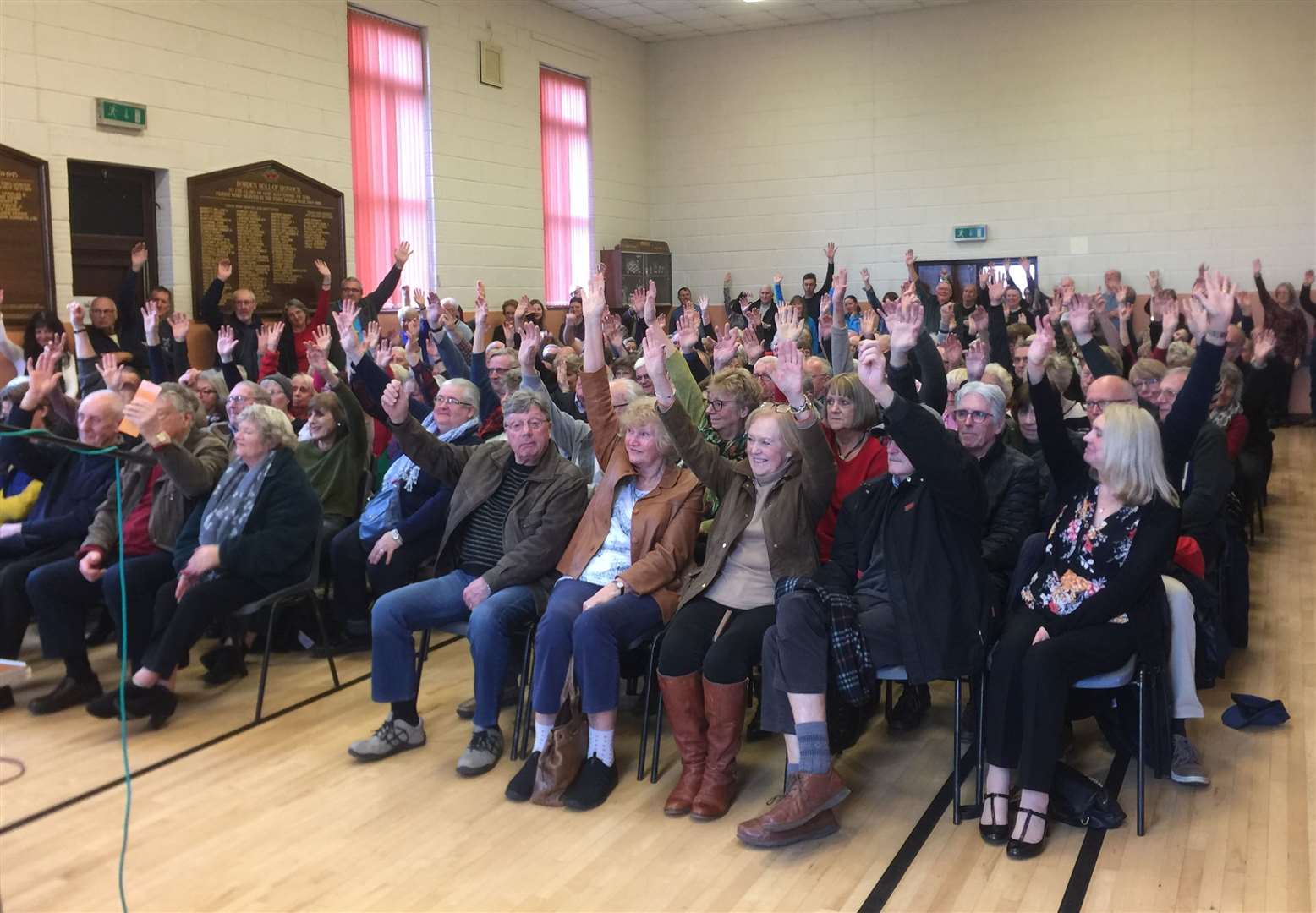 Outraged residents raised their hands in favour of fighting on