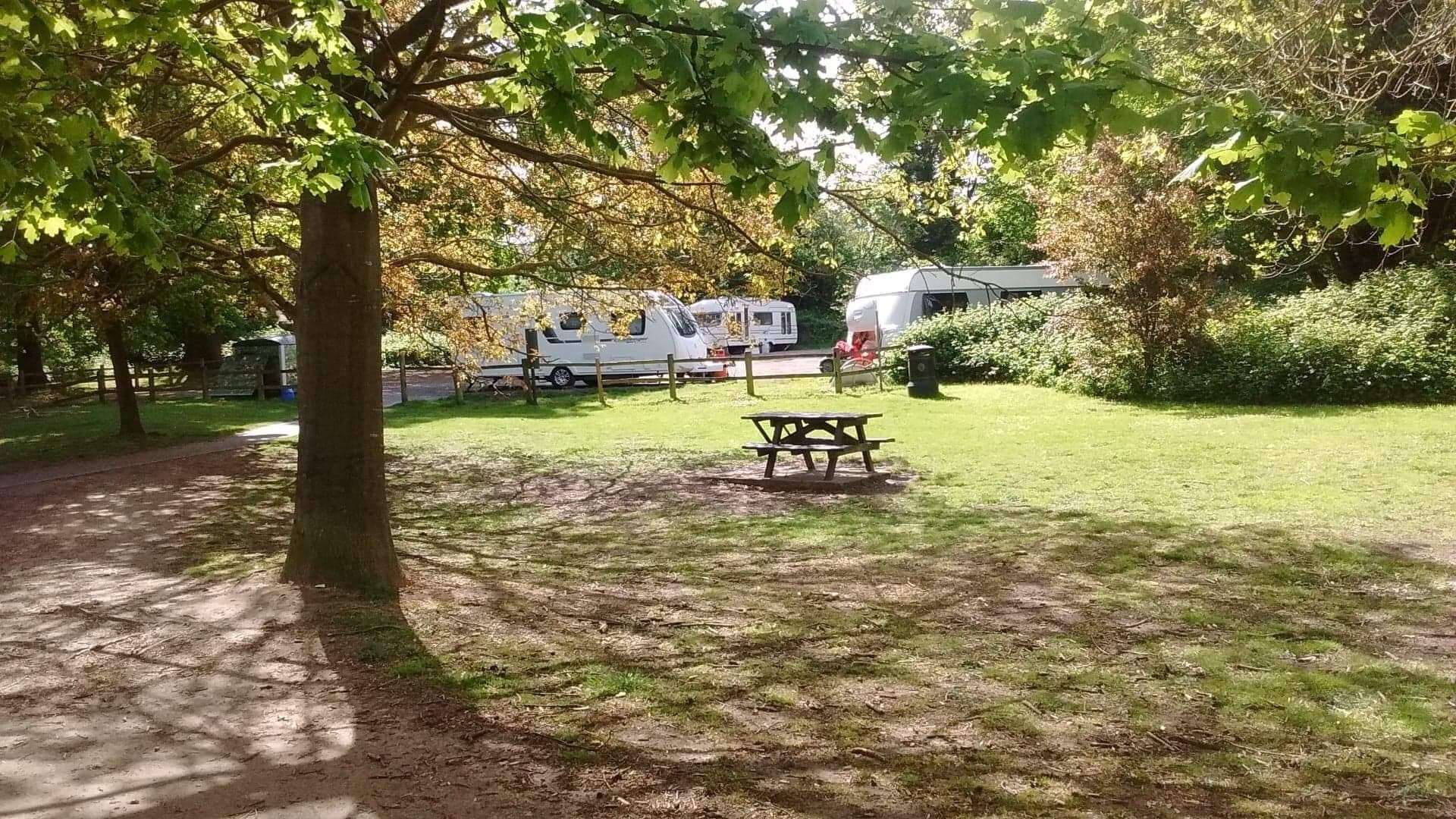 Travellers pitched up in Penenden Heath on Thursday morning (10007204)
