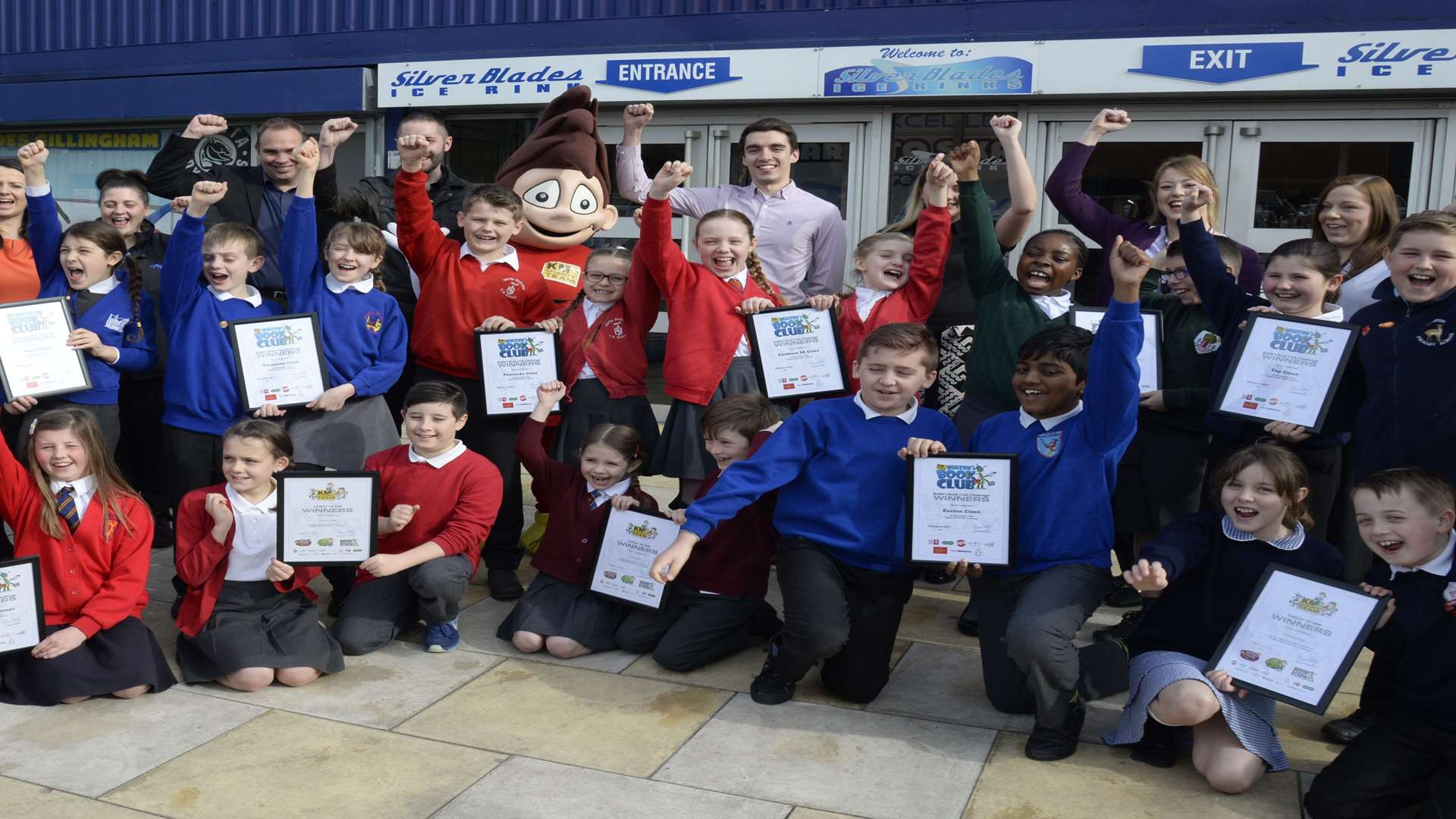 Kent schools receive awards for green travel and literacy in the KM Charity Team Silver Blades Challenge.