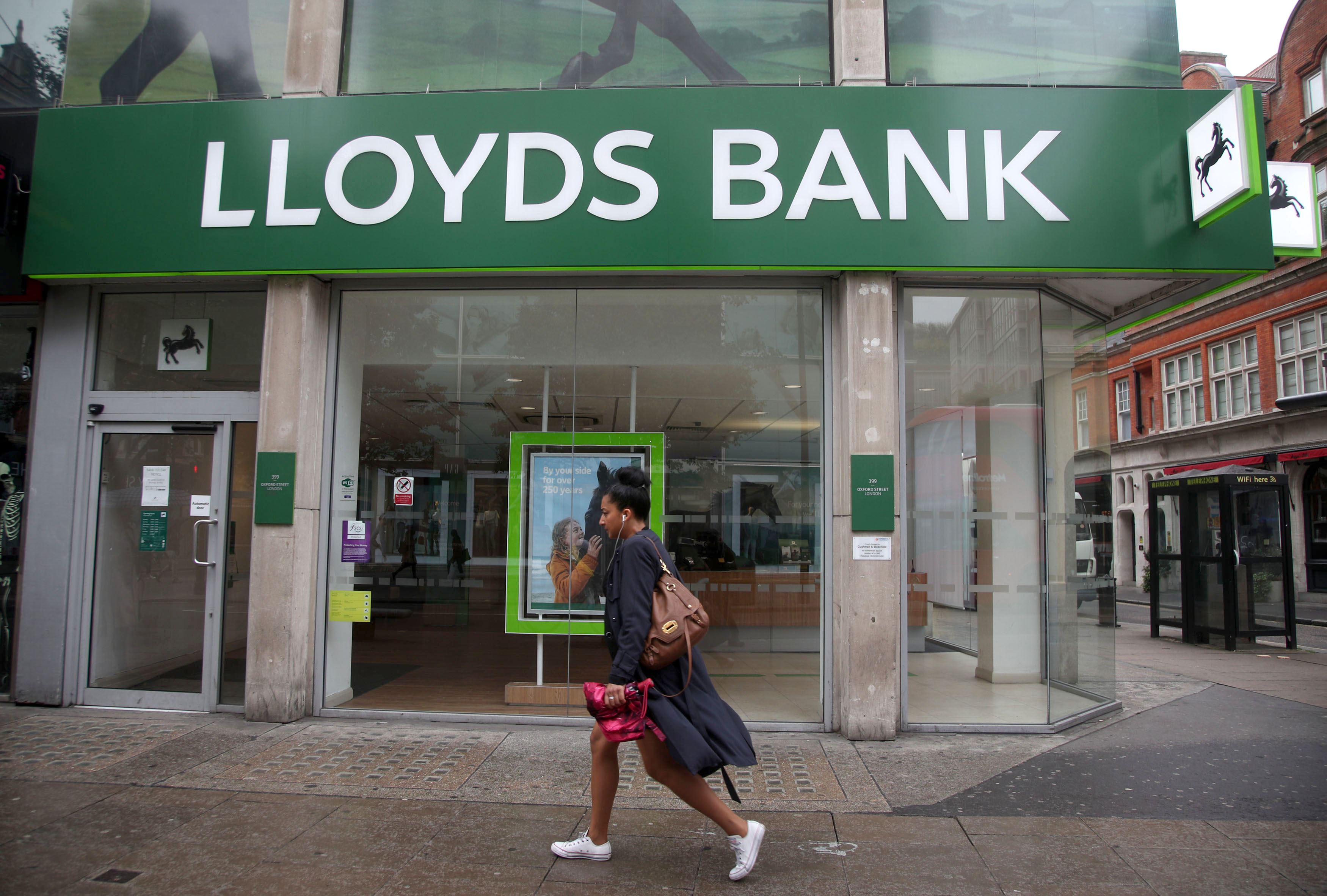 Lloyds Banking Group to cut another 1,070 jobs