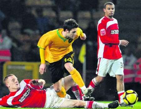 Nicky Bailey stops Norwich's Wes Hoolahan in his tracks. Picture: Andy Darnell/EDP