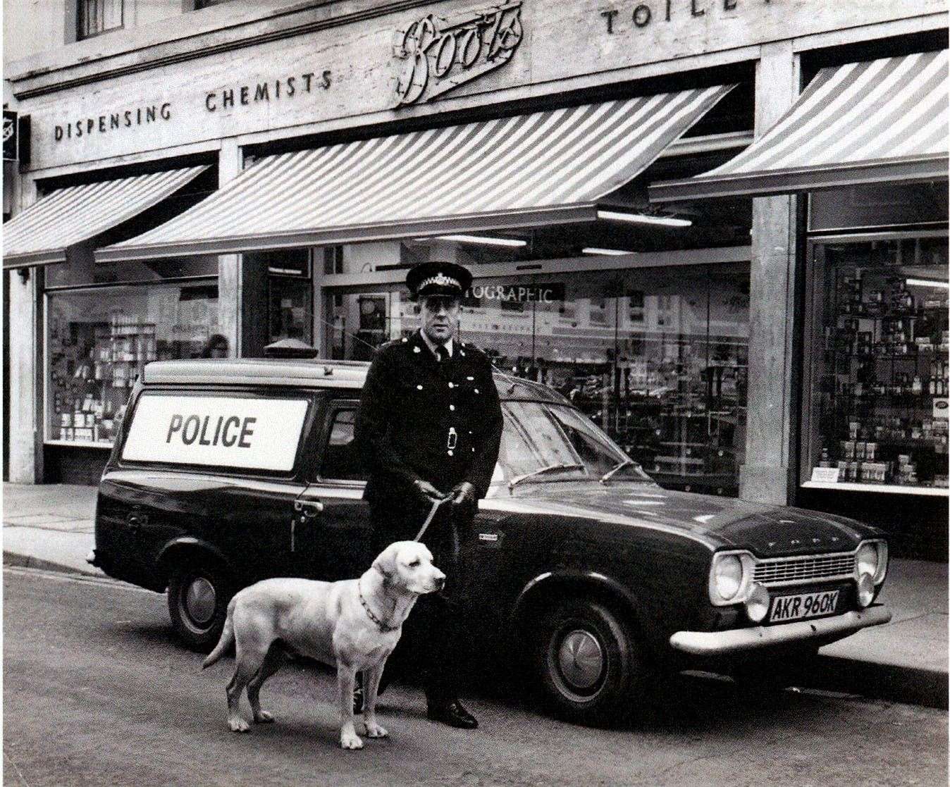 Veteran police dog handler Mick Bingham has died aged 86 after contracting pneumonia. Picture: Roger Vaughan