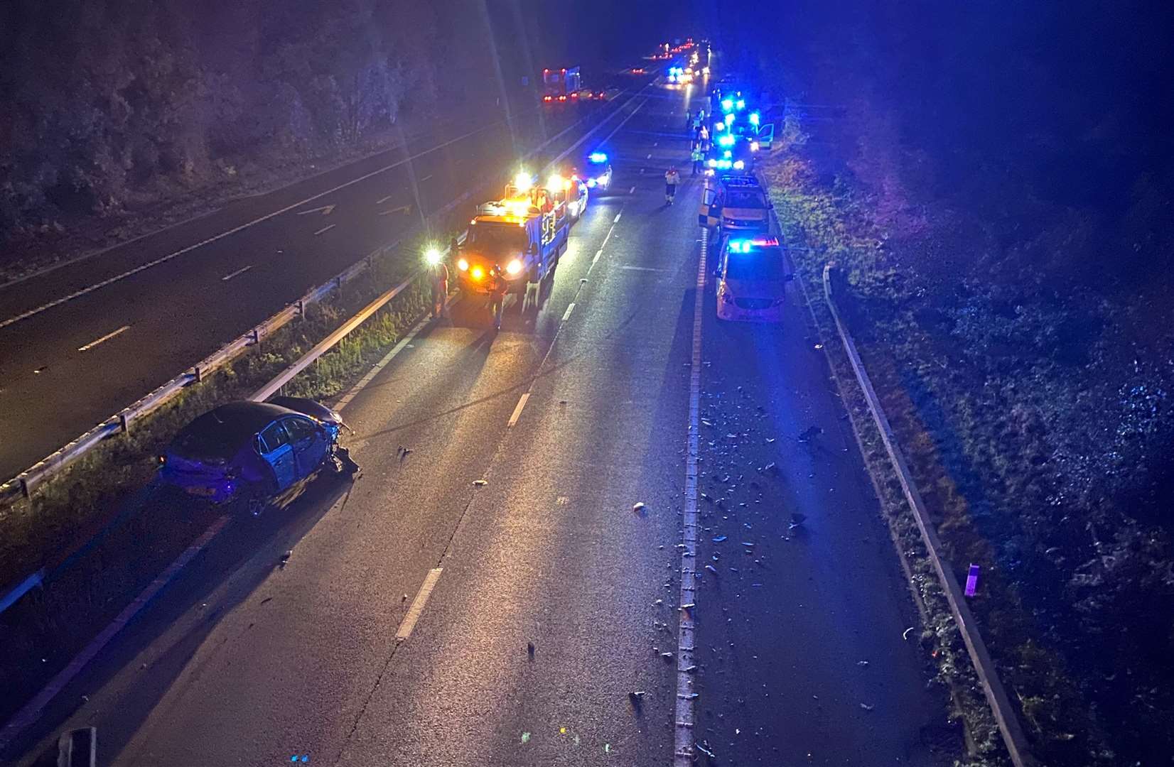The M2 has been shut off between Faversham and Sittingbourne following a multi-vehicle crash