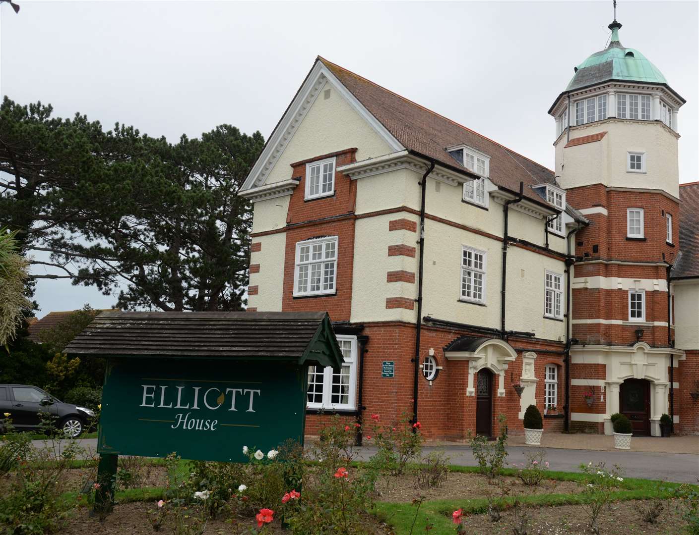 Elliott House care home in Herne Bay has been put on the market just a few months after its shock closure