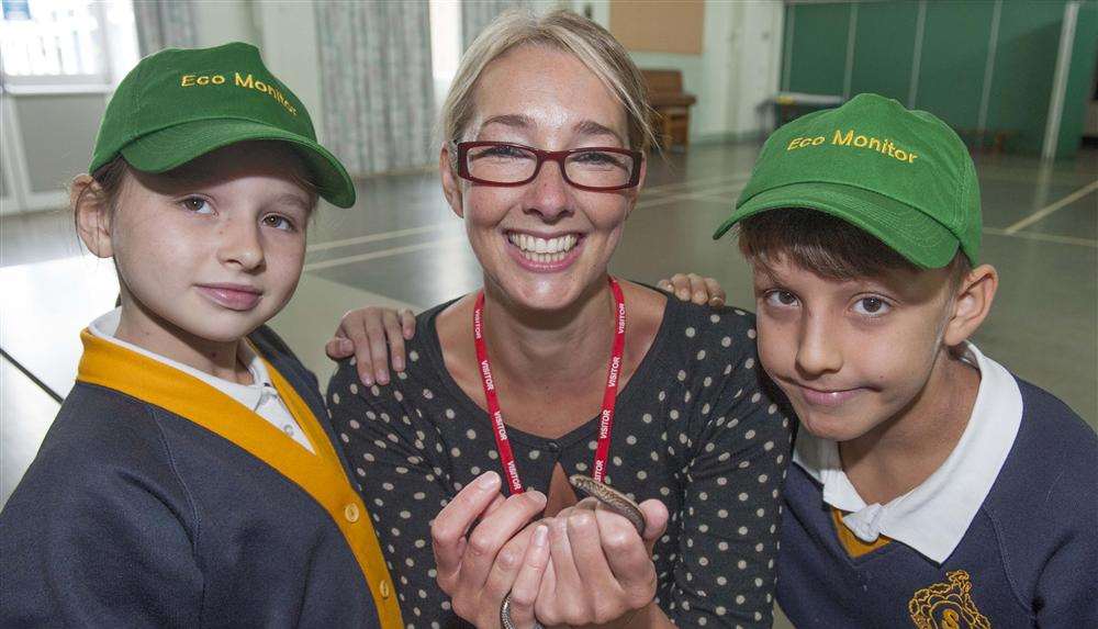 Pupils meet slow worms at Staplehurst Primary School