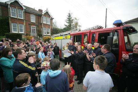 Applause for Halling firefighters