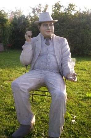 The missing Al Capone statue