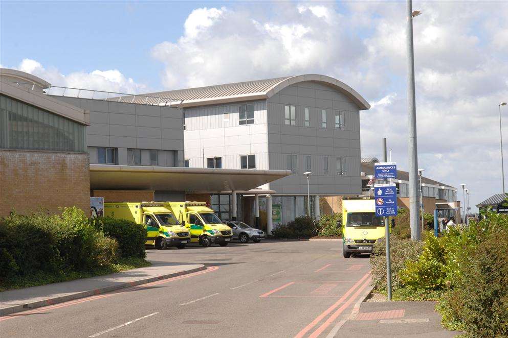 Plans to extend the waiting room of A&E at Darent Valley ...