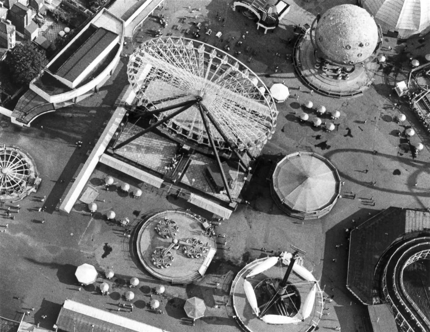 Aerial view of the giant Ferris wheel at Dreamland. Picture from September 1988