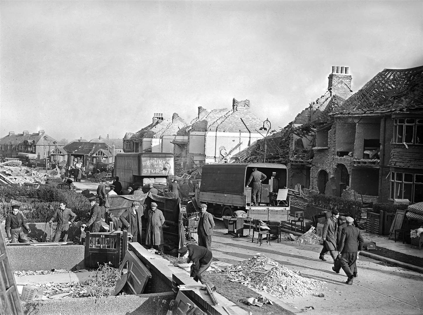 KMG USE ONLY COPYRIGHT: Kent Photo Archive War and Peace Collection SUBMITTED BY: Roger Smoothy 01622 765594Slug; GRAFTON MMCaption: Devastation after the Grafton Avenue V1.Copyright: Kent Photo Archive War and Peace Collection Roger Smoothy01622 765594Category: Heritage and History.V1 Flying bomb damage Grafton Ave. Rochester November 11th 1944. FM2528691 (10434947)