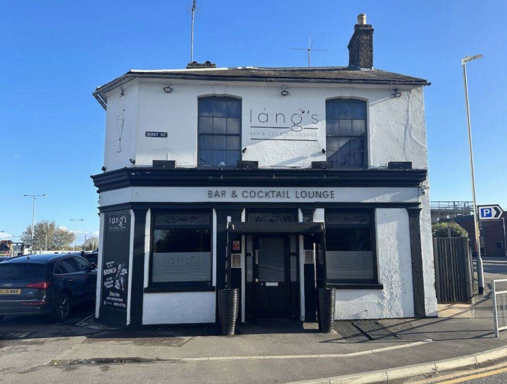 Lang's Bar and Cocktail Lounge in St Michael's Road, Sittingbourne. Pic: Rightmove/Savill's