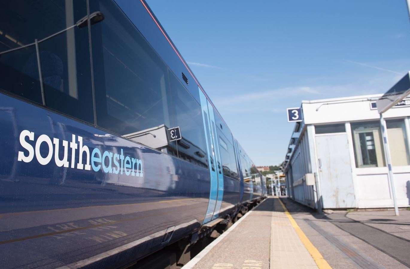 There are disruption to Southeastern services running between Dartford and London this morning