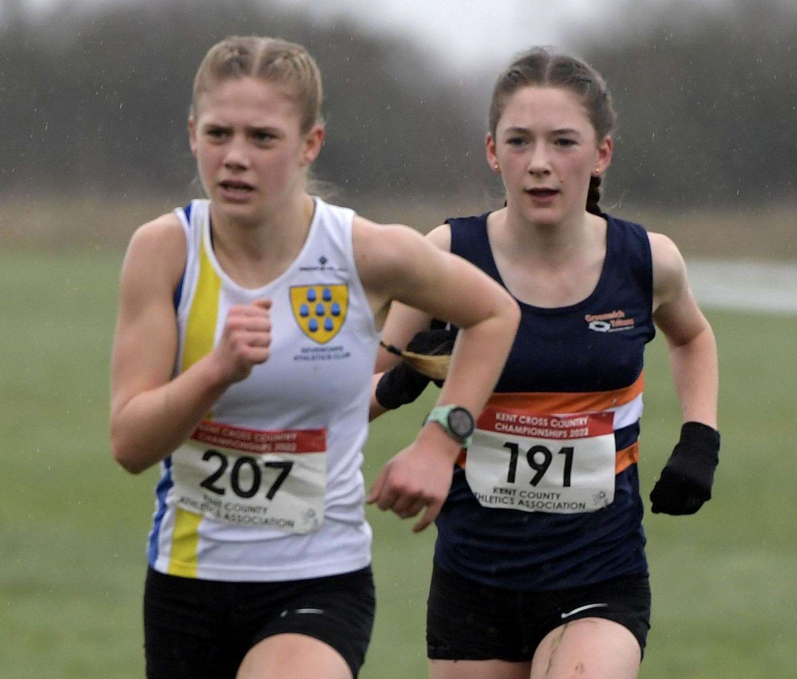 Left, Ella Baker of Sevenoaks AC and Isla Taylor of Greenwich Tritons were among the under-15 girls' runners. Picture: Barry Goodwin (54151824)