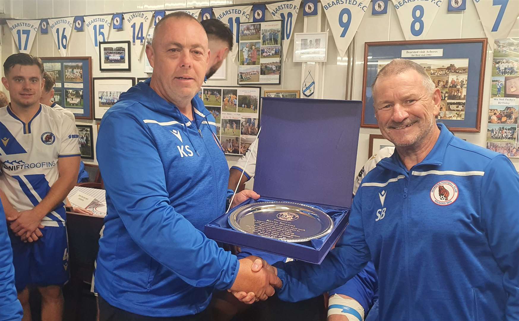 Bearsted coach Steve Bailey presents manager Kevin Stevens with a memento