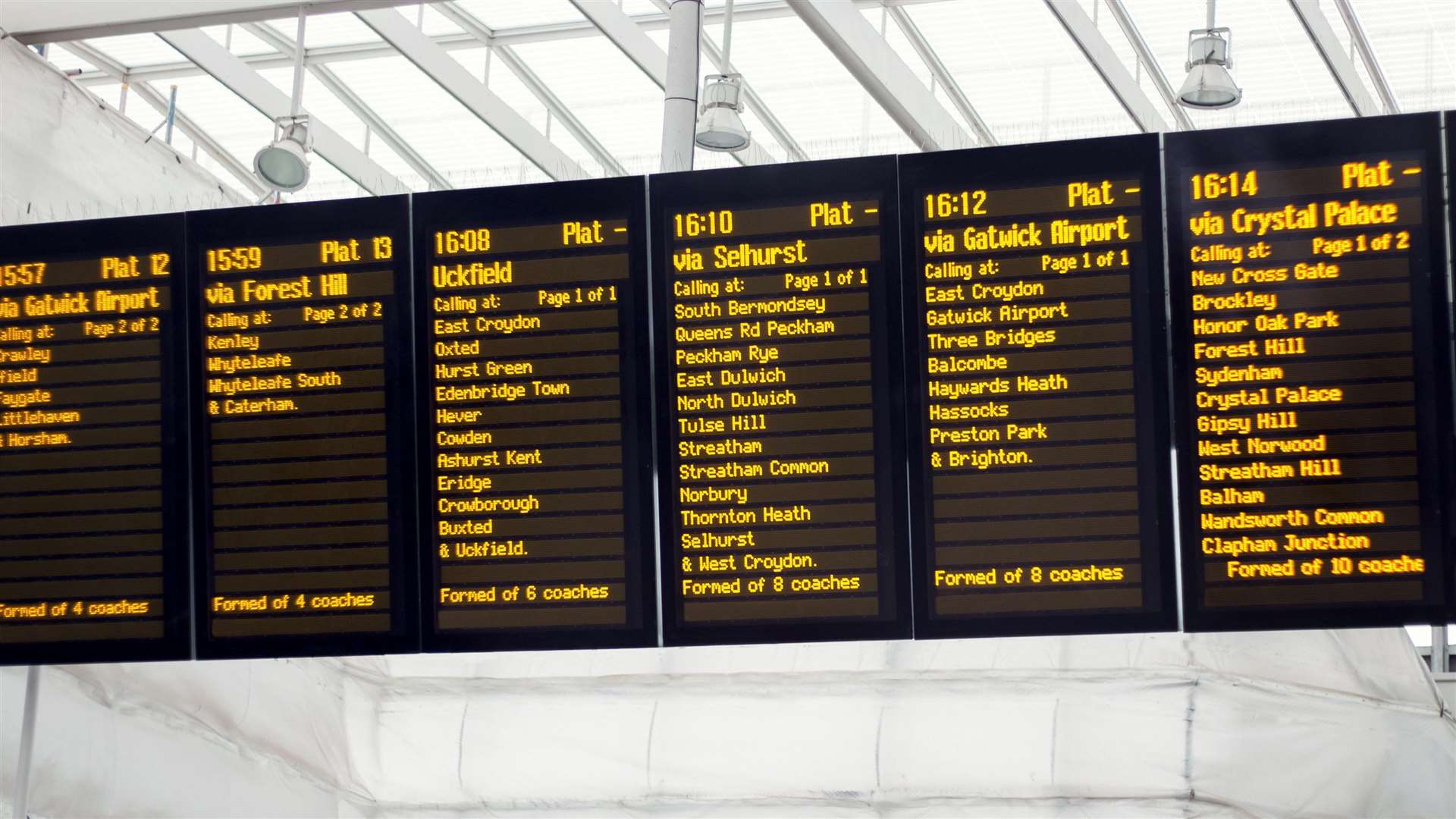 Passengers travelling over Christmas are being advised to closely follow live journey updates. Image: Stock photo.