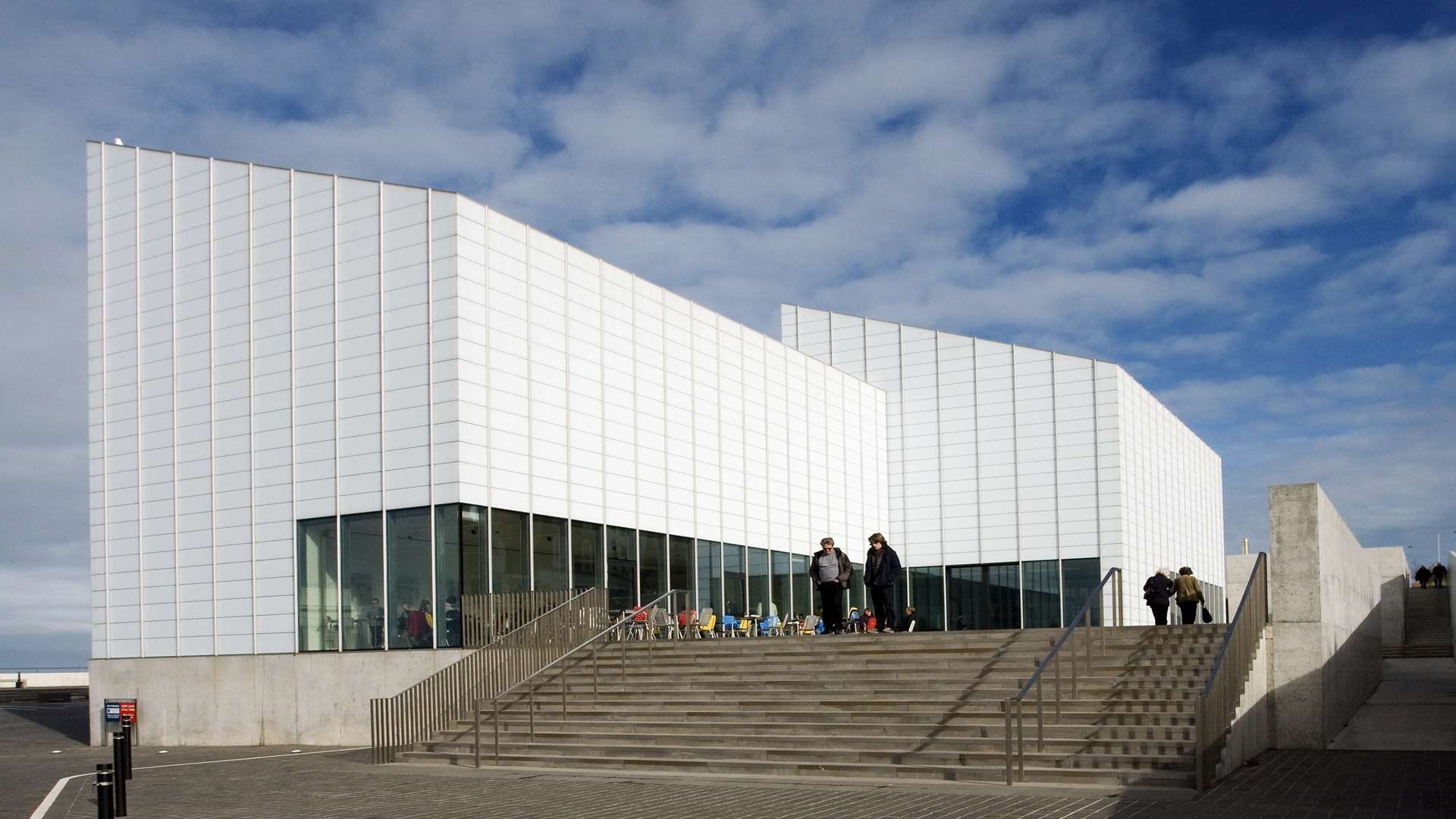 Primary school children can become the boss of Margate's celebrated Turner Contemporary Gallery by taking part in the KM Charity Team's latest creative writing competition.