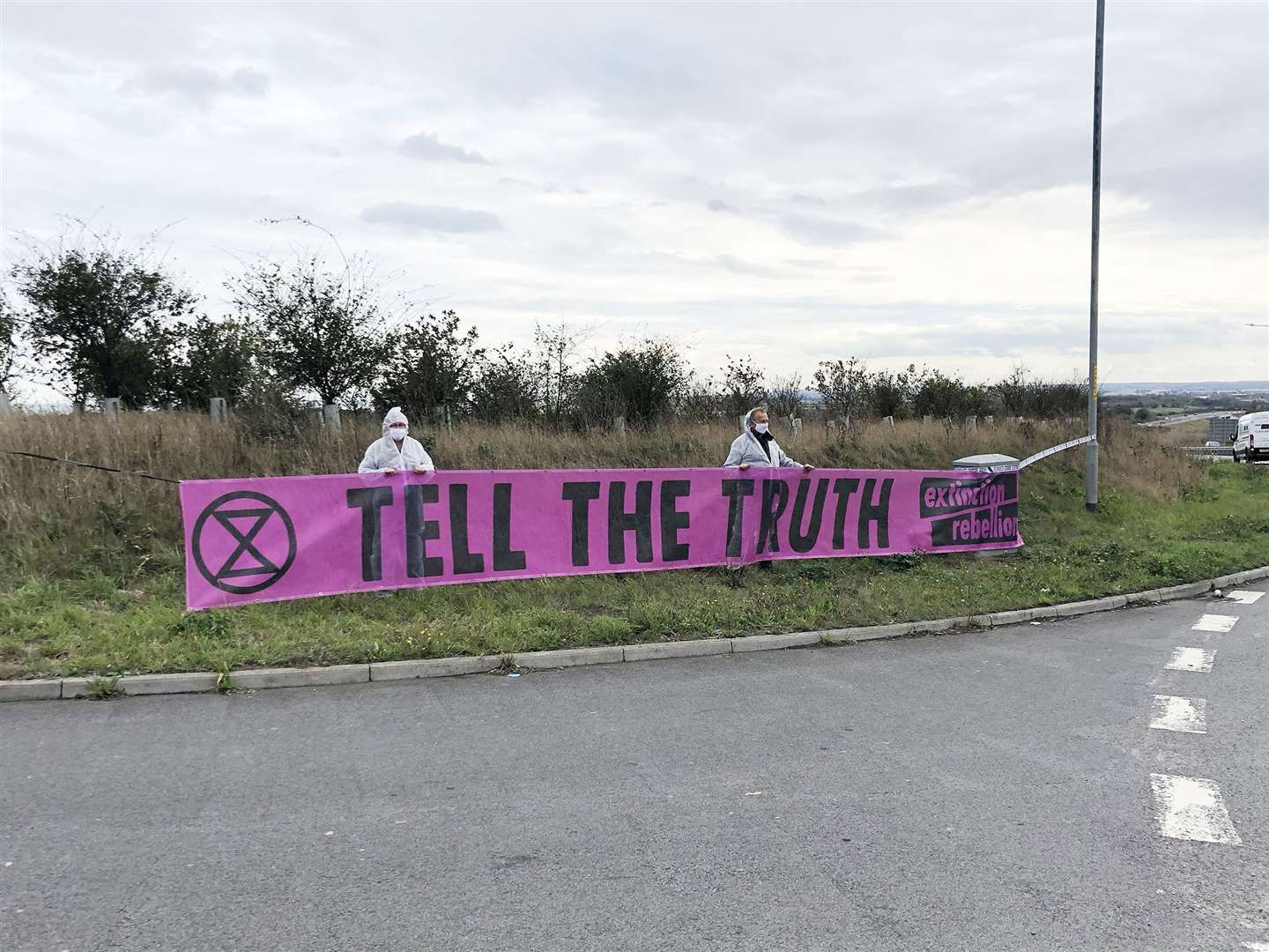 XR Thanet gathered at three road side locations to spread their message