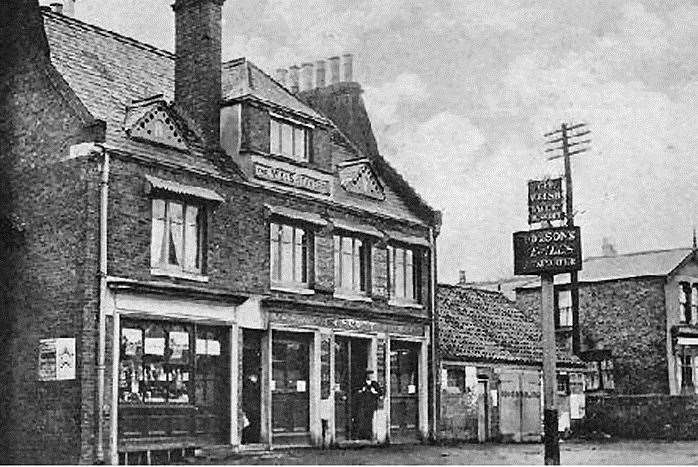 The Welsh Tavern in Stone in 1915. Photo: Shaun Gardiner/ Paul Skelton www.Dover-Kent.Com