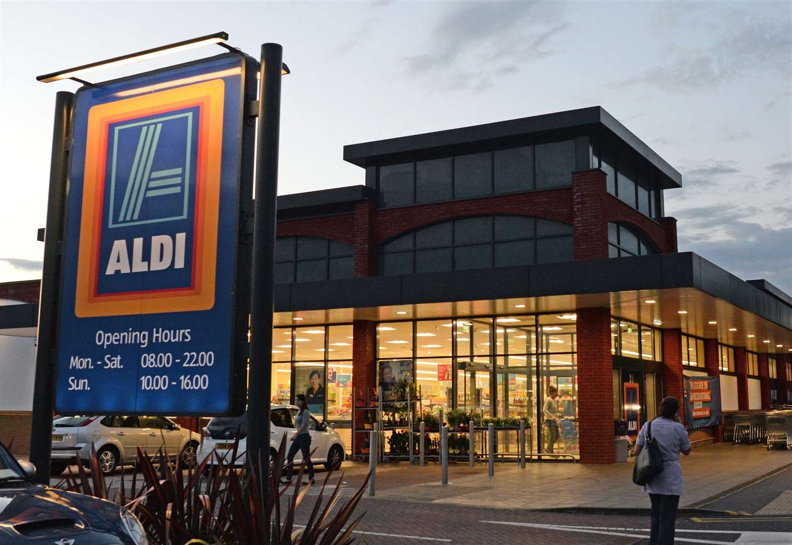 Aldi creating 175 jobs in Kent paying up to £63k