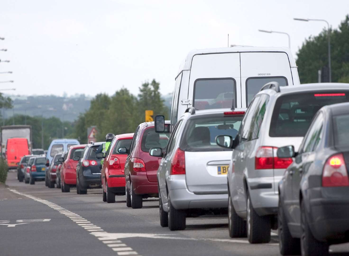 M20 queues following two accidents