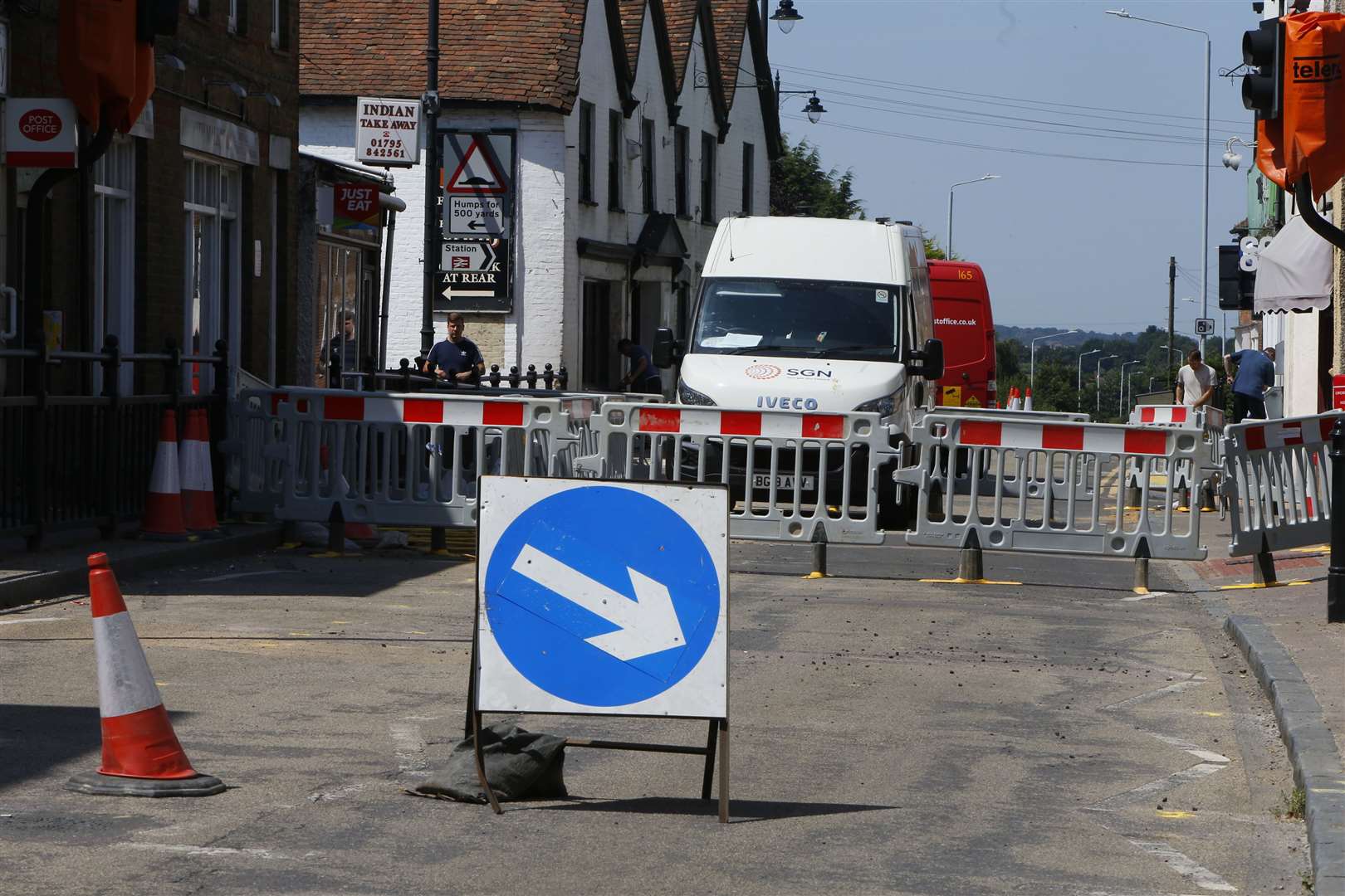 A2 closed in Sittingbourne due to gas leak..Newington High Street, Sittingbourne. ME9 7JP.Picture: Andy Jones. (14172465)