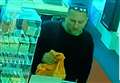 VIDEO: Brazen thief targets e-cig shop