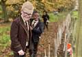 Primary school pupils plant hundreds of trees