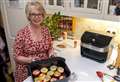 Great-gran pledges to cook Christmas dinner for eight in an air fryer