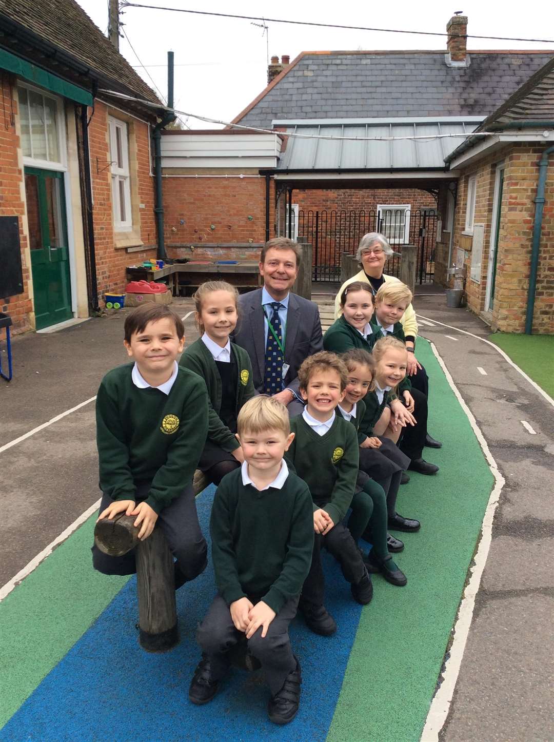 MP Craig Mackinlay with pupils from Worth Primary School (7542991)