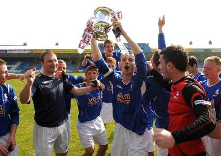Kent FA celebrate cup win