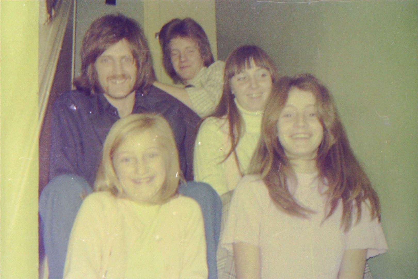 Corrinne Mills (bottom right) with brothers and sisters (L2R) Peter, John, Linda, and Annette (Picture: Peter Mills)