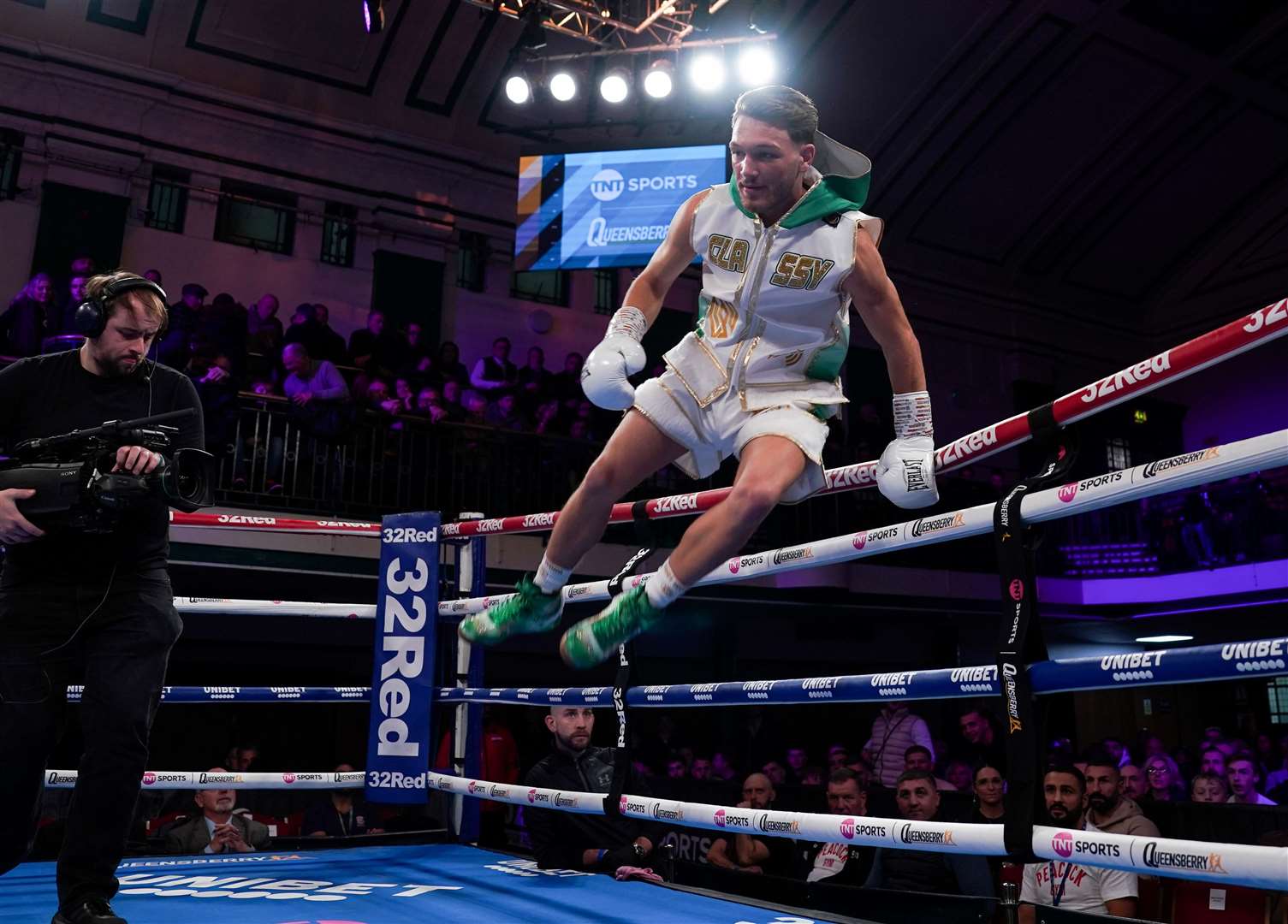 Charlie Hickford enjoyed himself at York Hall, with his first fight live on TNT Sports