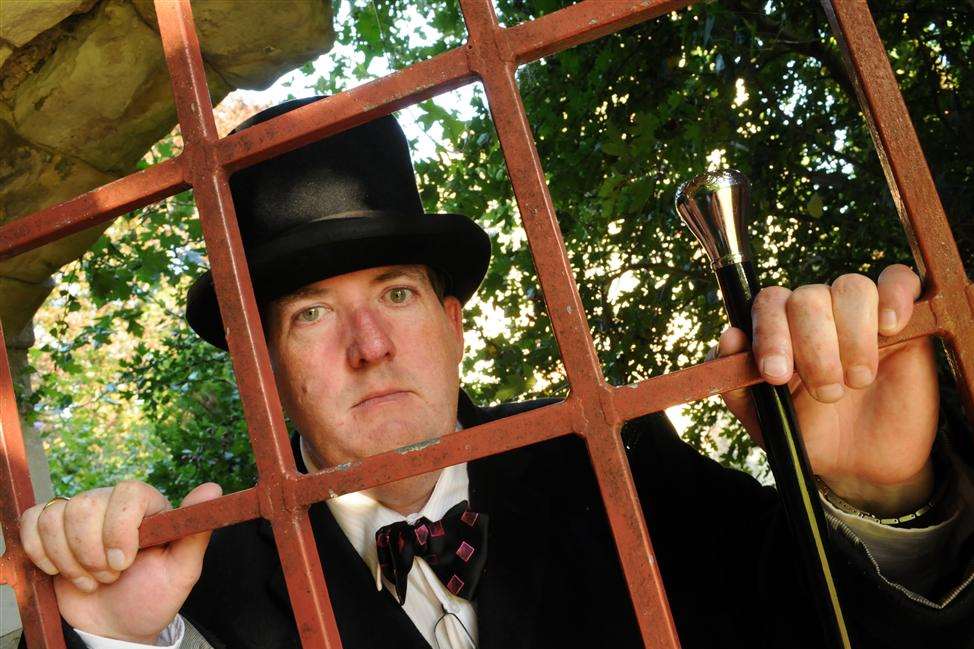Ghost tour leader John Hippisley dialled 999 after witnessing the assault.