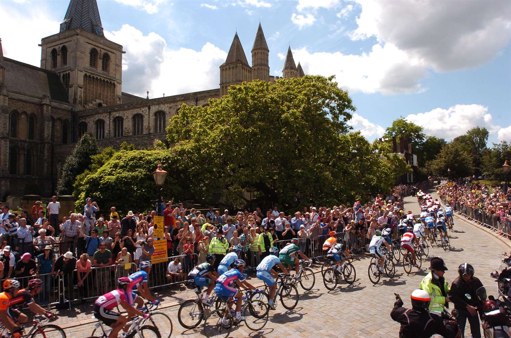 Pix are of the Tour de France as the bikes go by Rochester Cathedral and Castle. Picture by Jim Rantell (6011199)