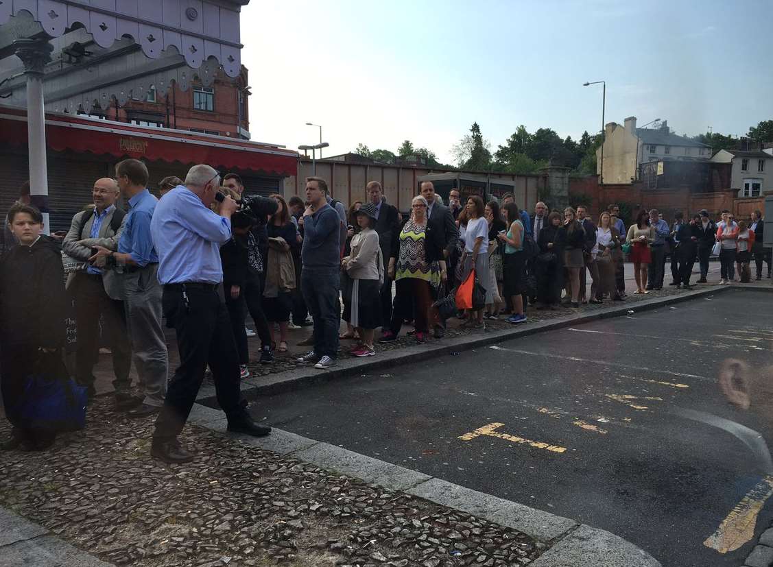 Hundreds queue for buses at Tunbridge Wells station. Picture: @Hudders06 on Twitter