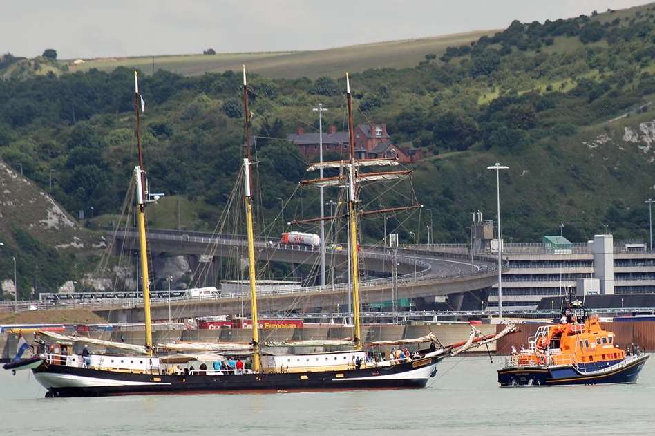 The rescue of the sailing vessel Swaensborgh. Picture by Nigel Scutt, Dover Marina.