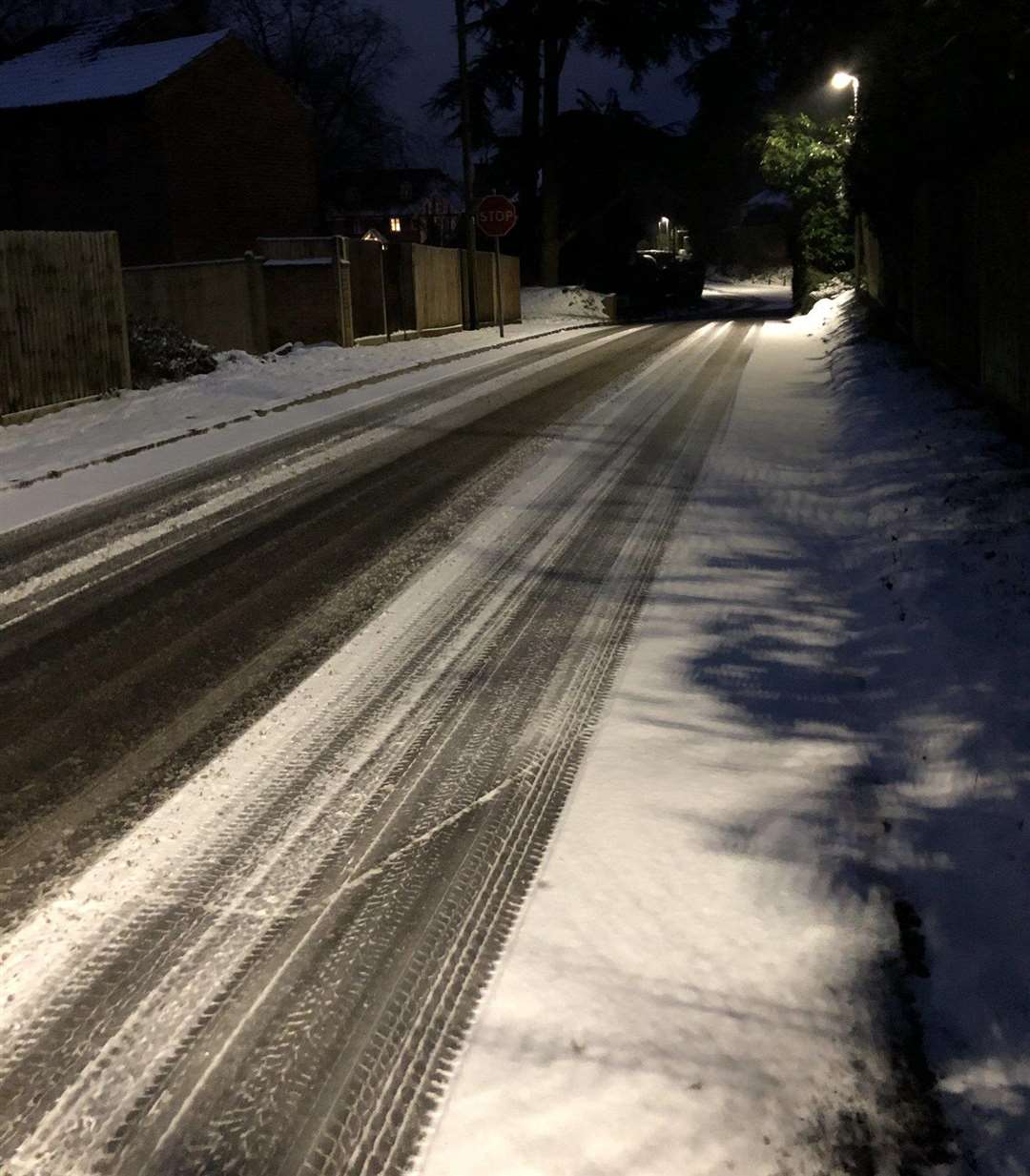 Snow on Brittains Lane in Sevenoaks at about 7am. Picture: @HMnewbeacon (6912717)