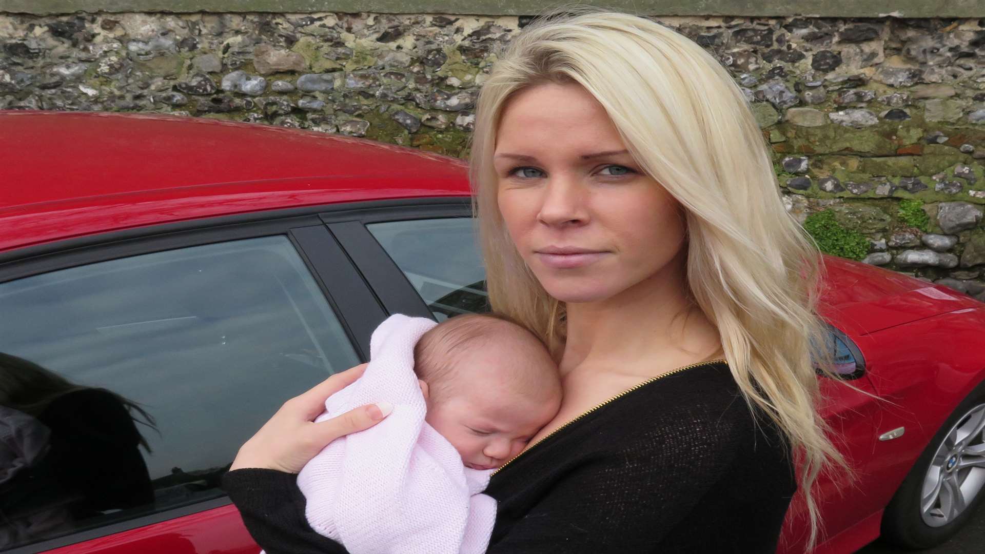 Lizzie Taylor with baby Lottie
